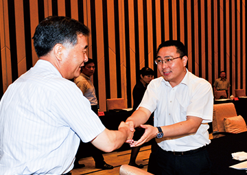 原中央政治局常委、第十三届天下政协主席，，，，，， 时任国务院副总理汪洋接见尊龙官方网站首页科技总裁薛驰